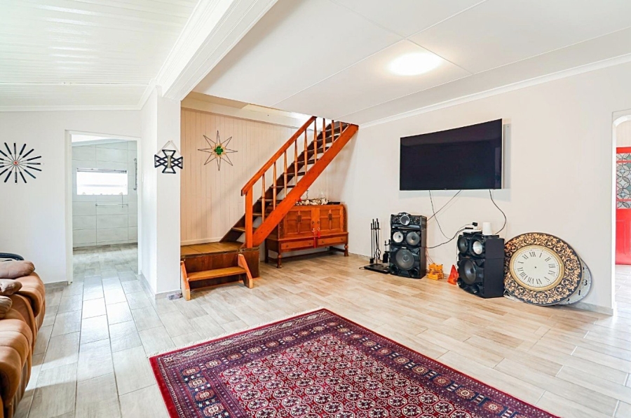 4 Bedroom Property for Sale in Knysna Central Western Cape